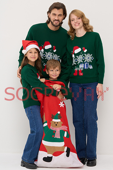 одинаковая одежда в стиле family look: Санта-невидимка